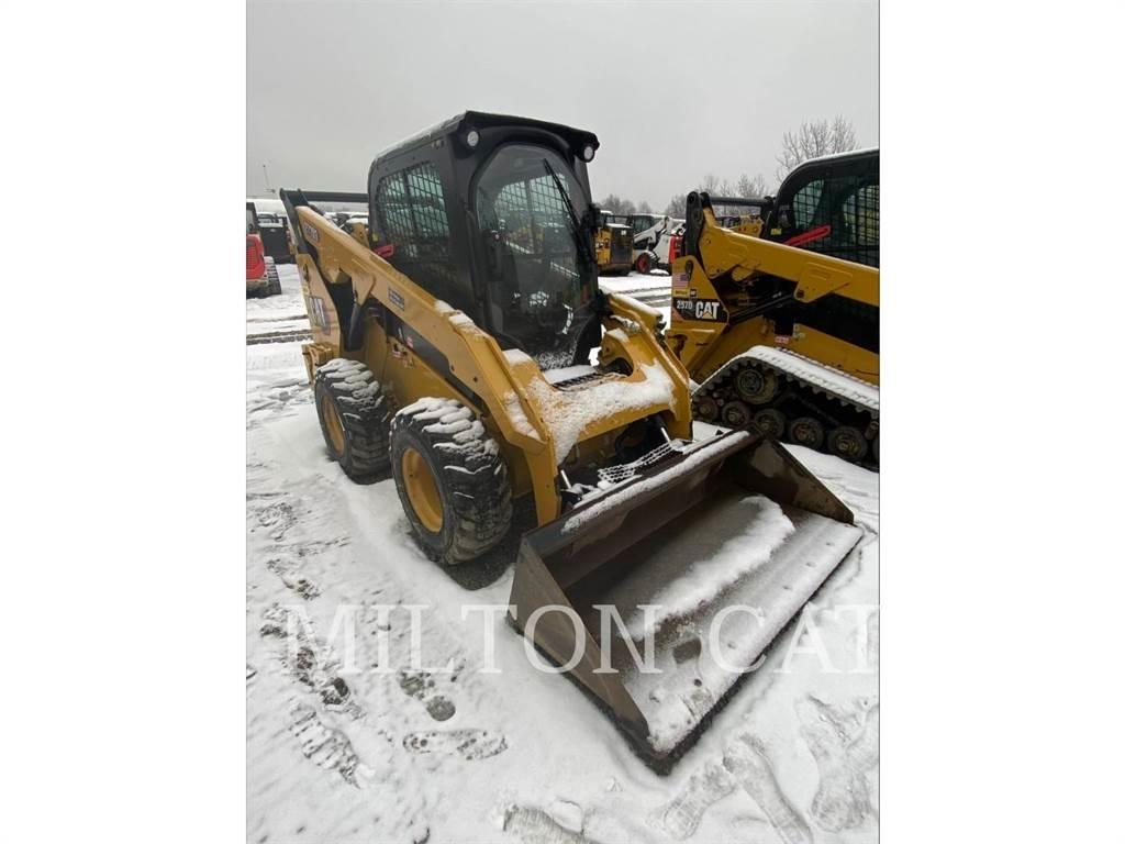 CAT 272D3 Skid steer loaders