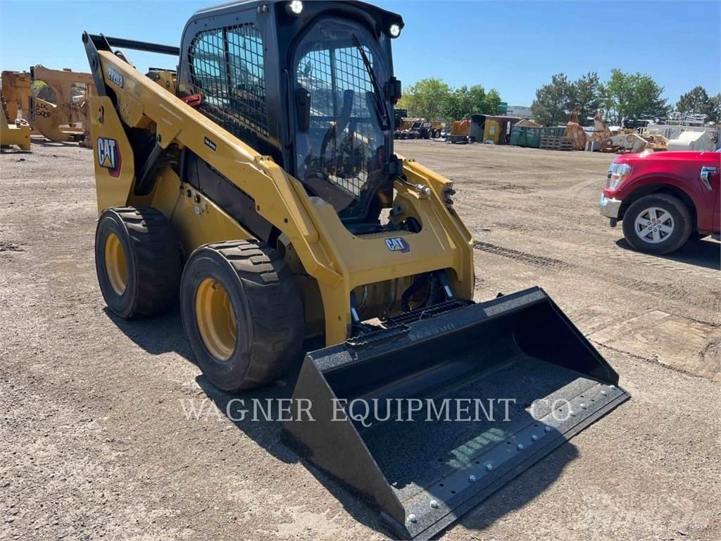 CAT 272D3 Skid steer loaders