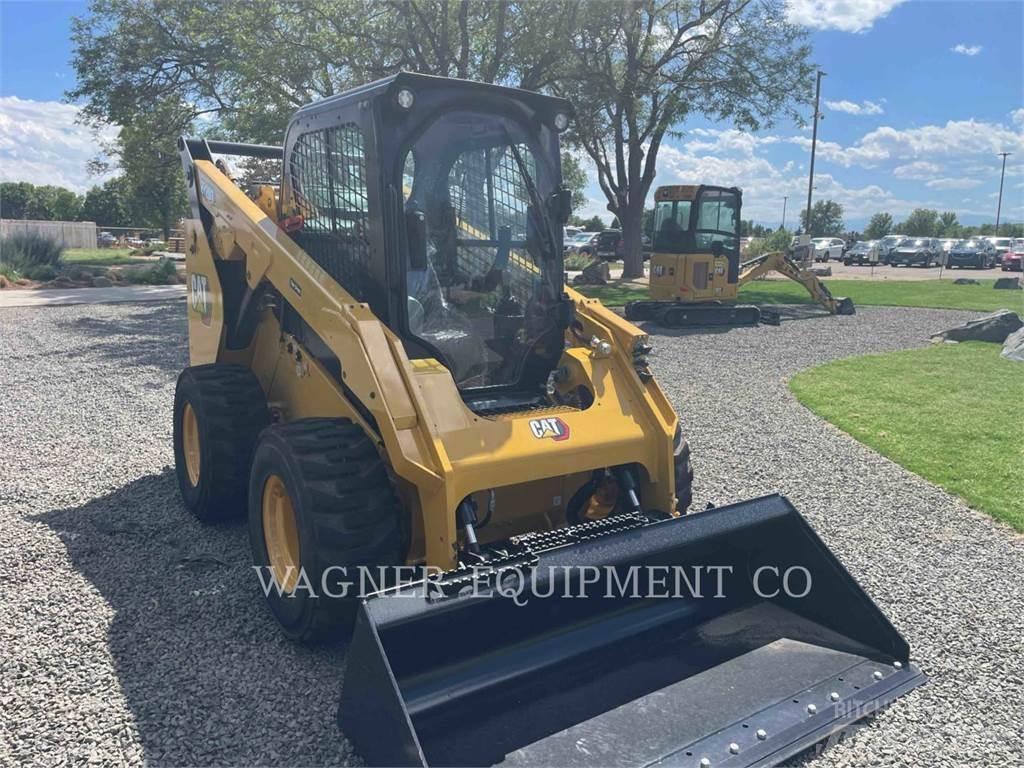 CAT 272D3 Skid steer loaders