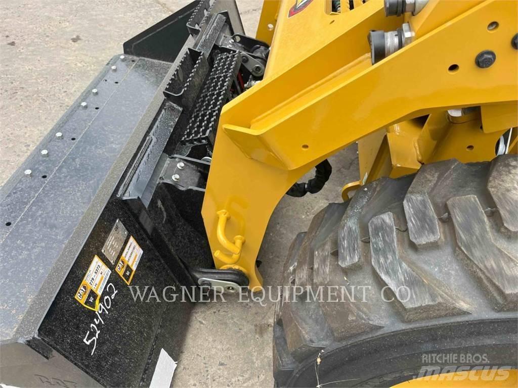 CAT 272D3 Skid steer loaders