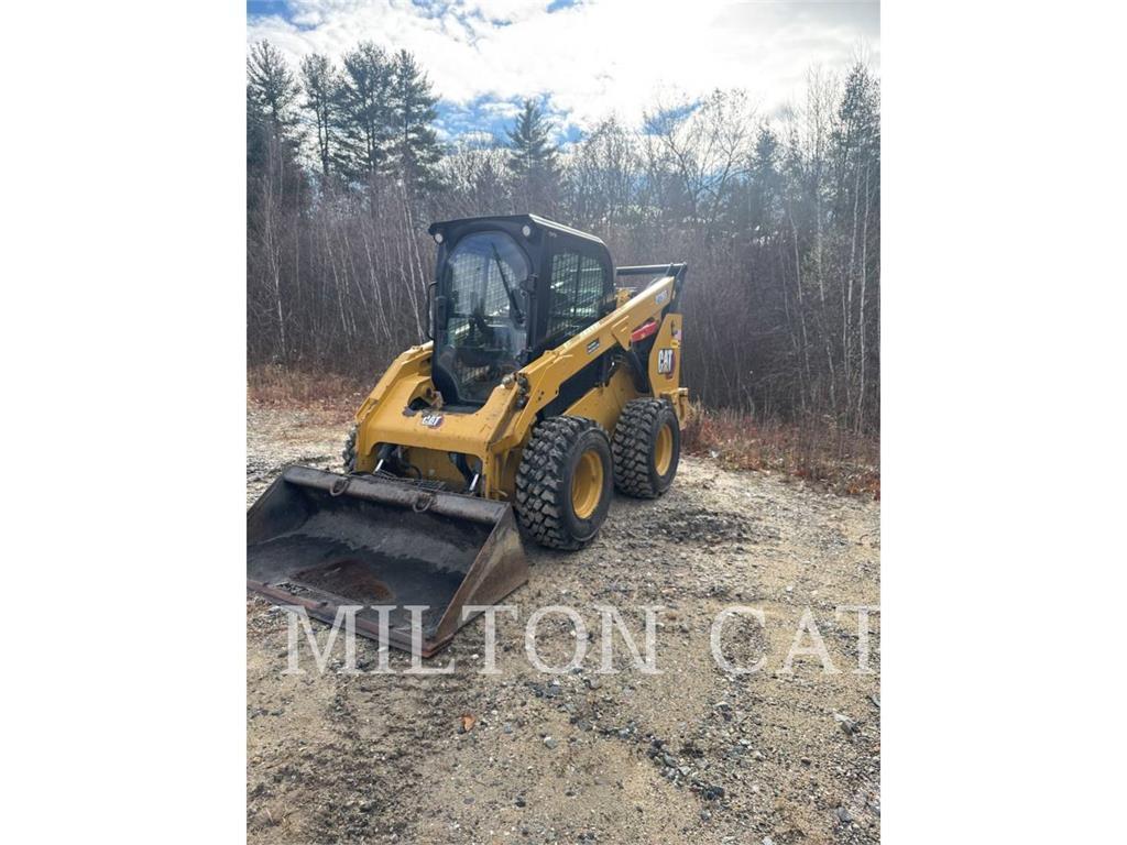 CAT 272D3 Skid steer loaders