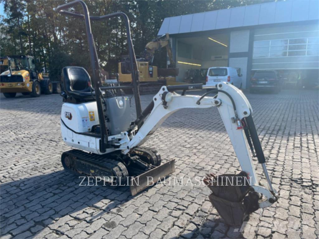 CAT 300.9D Crawler excavators