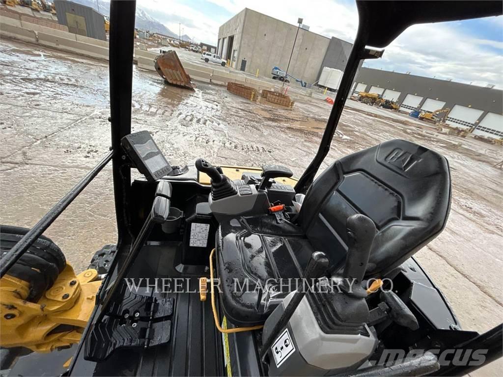 CAT 302.7 C1TH Crawler excavators