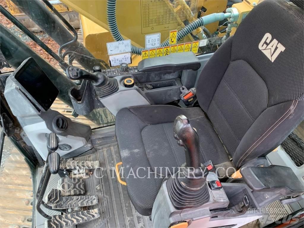 CAT 320 Crawler excavators