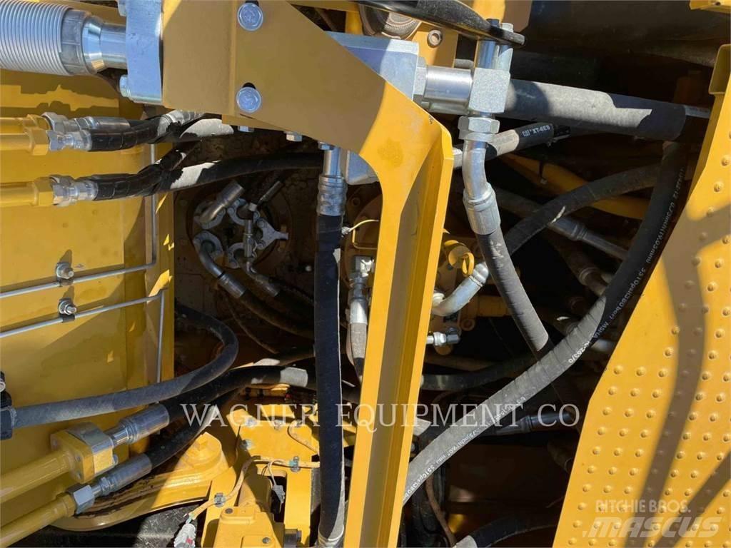 CAT 323 Crawler excavators