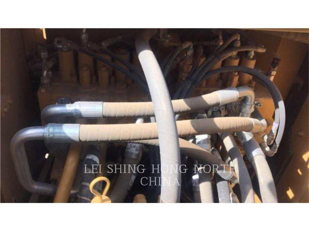 CAT 323D2L Crawler excavators