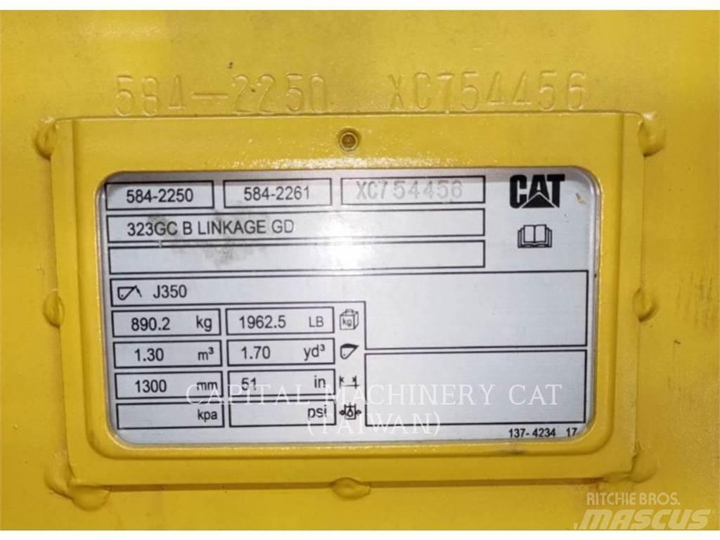 CAT 323GC Buckets