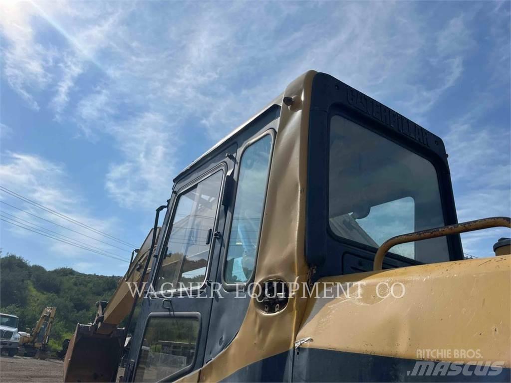 CAT 325 Crawler excavators