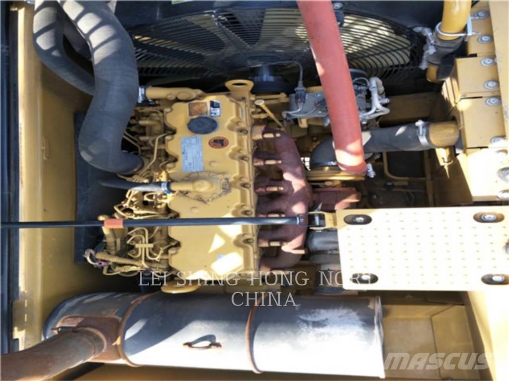 CAT 326D2L Crawler excavators