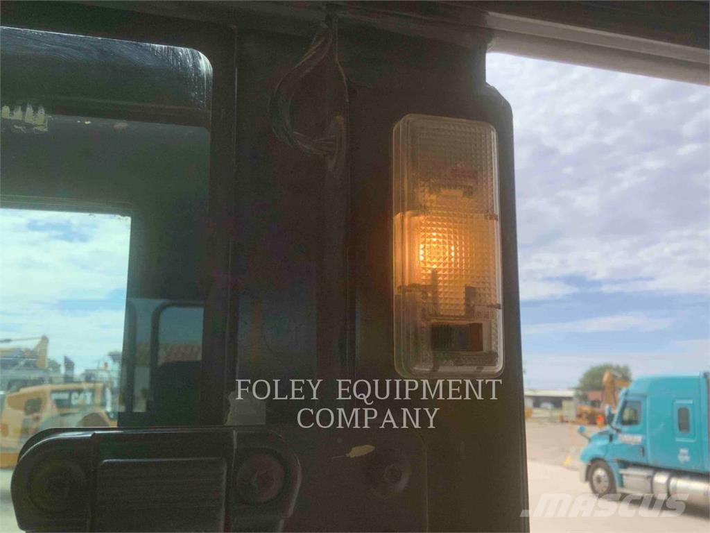 CAT 326FL9 Crawler excavators