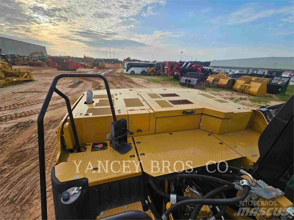 CAT 330 Crawler excavators