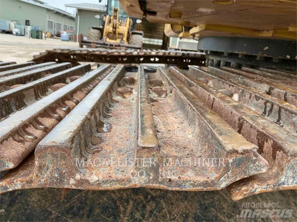 CAT 330 Crawler excavators