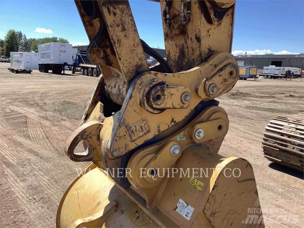 CAT 330 Crawler excavators