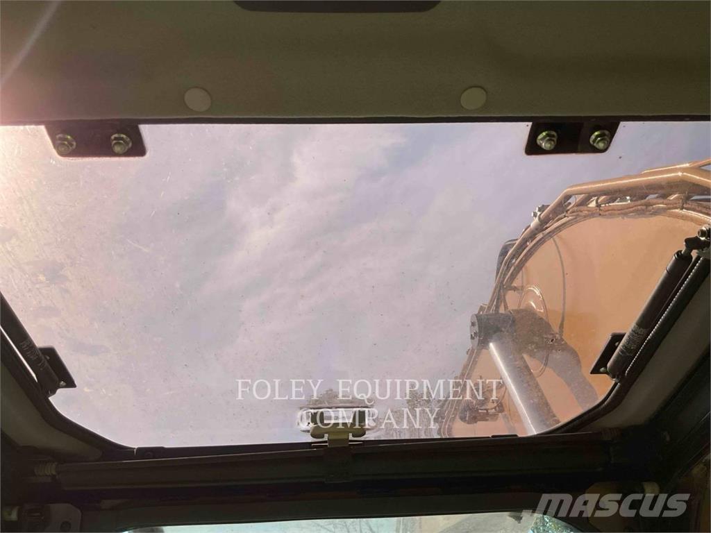 CAT 33007 Crawler excavators