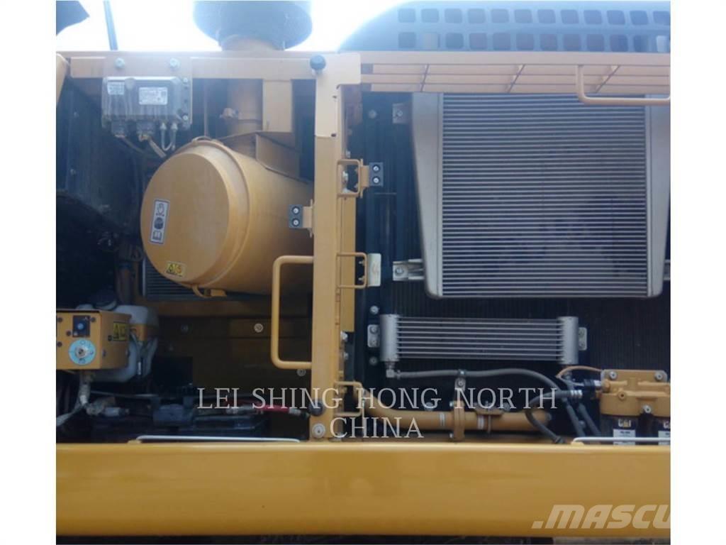 CAT 330D2L Crawler excavators