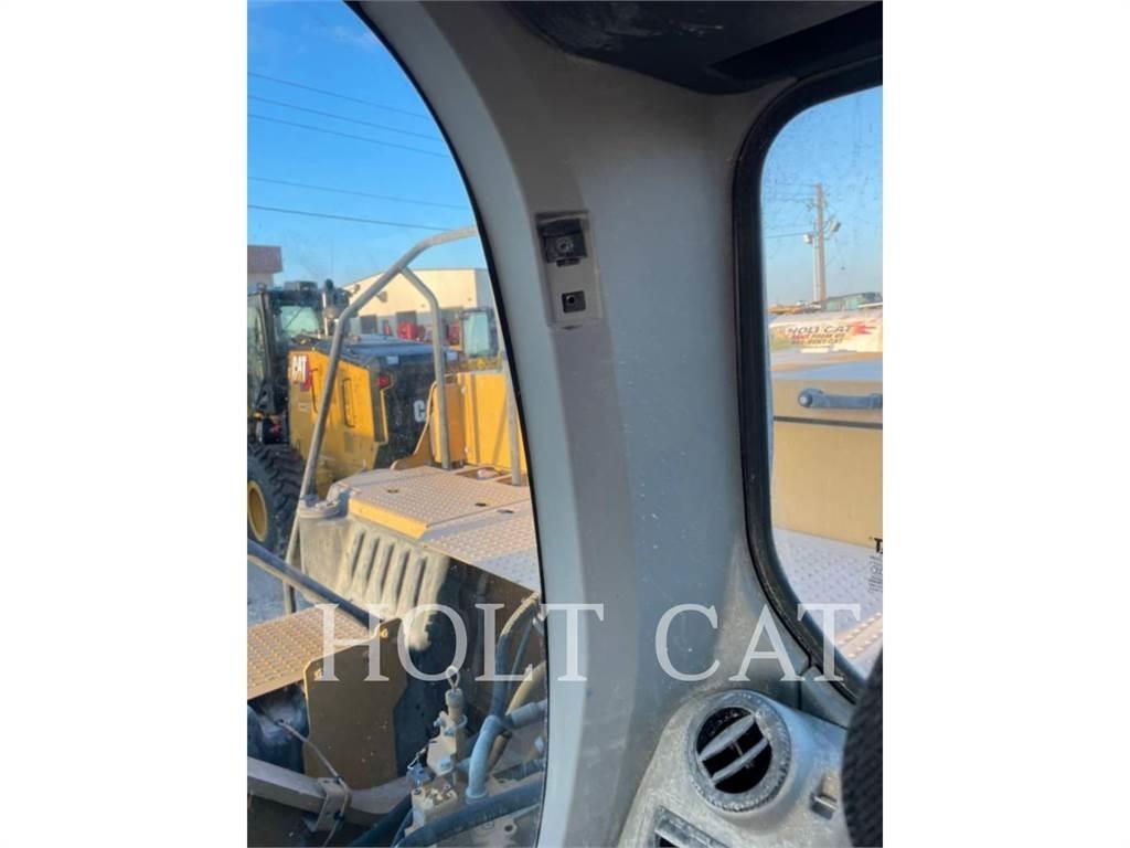 CAT 330GC Crawler excavators