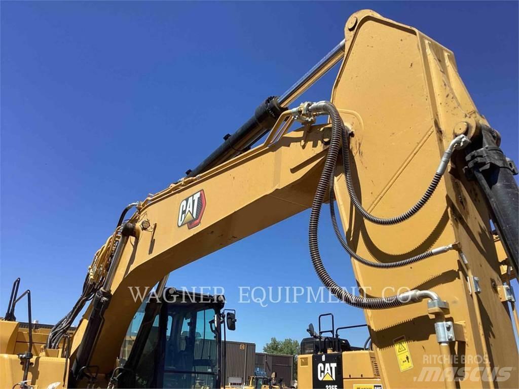CAT 335 Crawler excavators