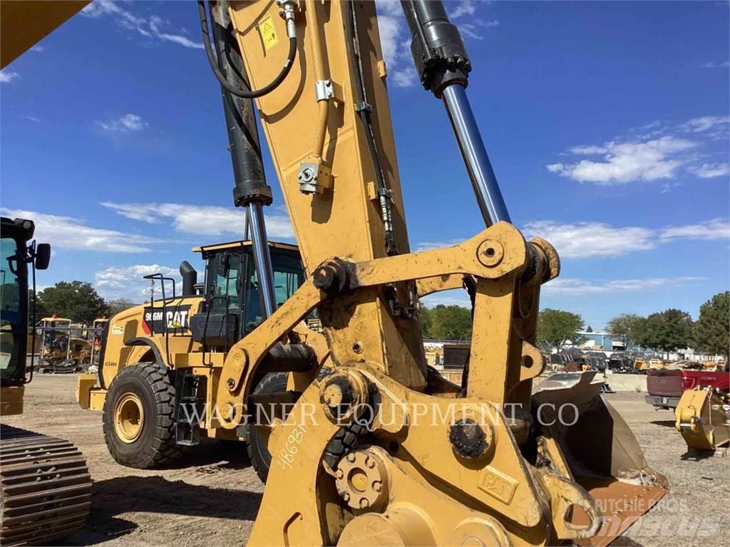 CAT 335 Crawler excavators