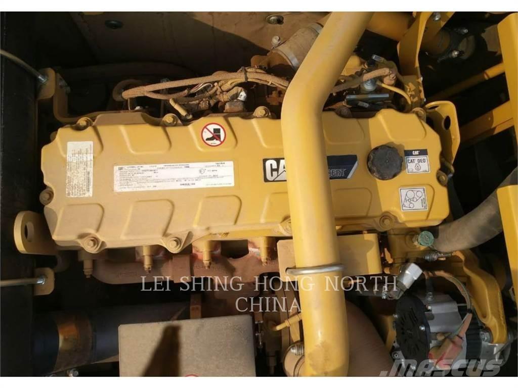 CAT 336D2 Crawler excavators
