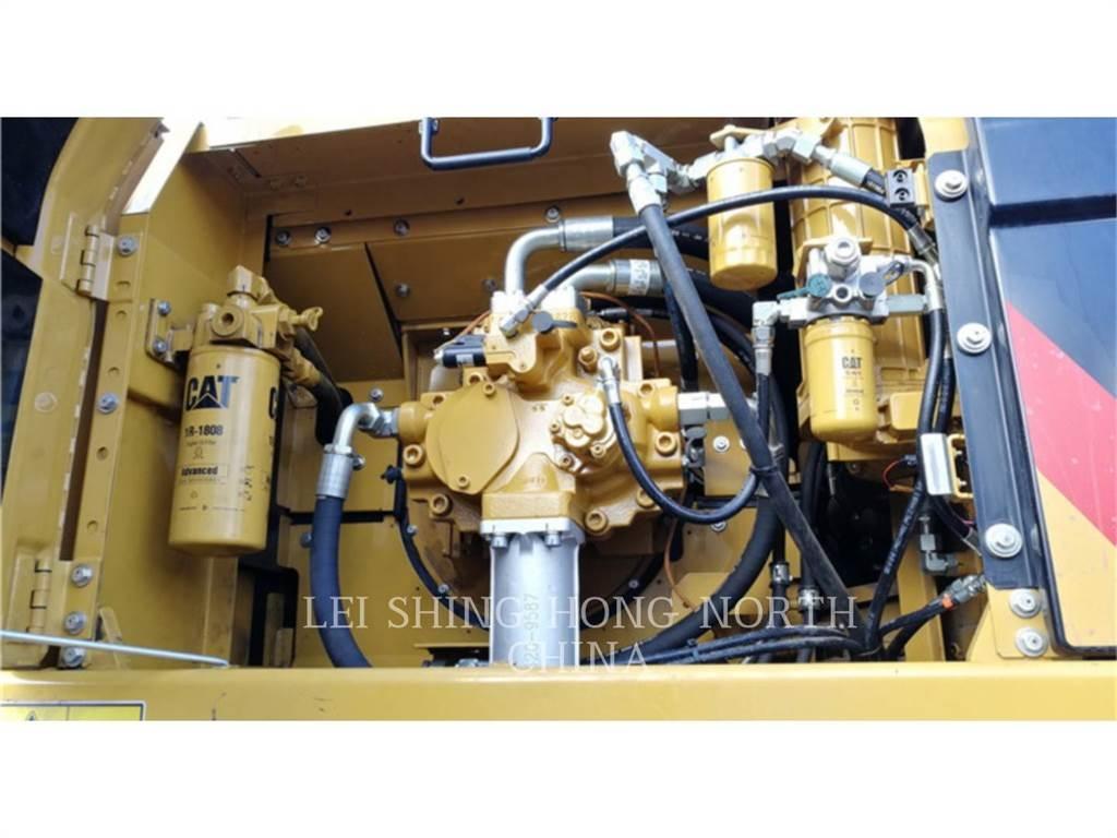 CAT 340D2L Crawler excavators