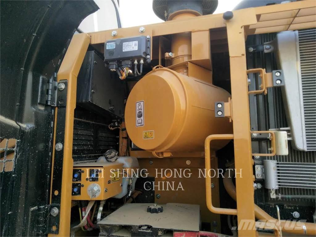 CAT 340D2L Crawler excavators