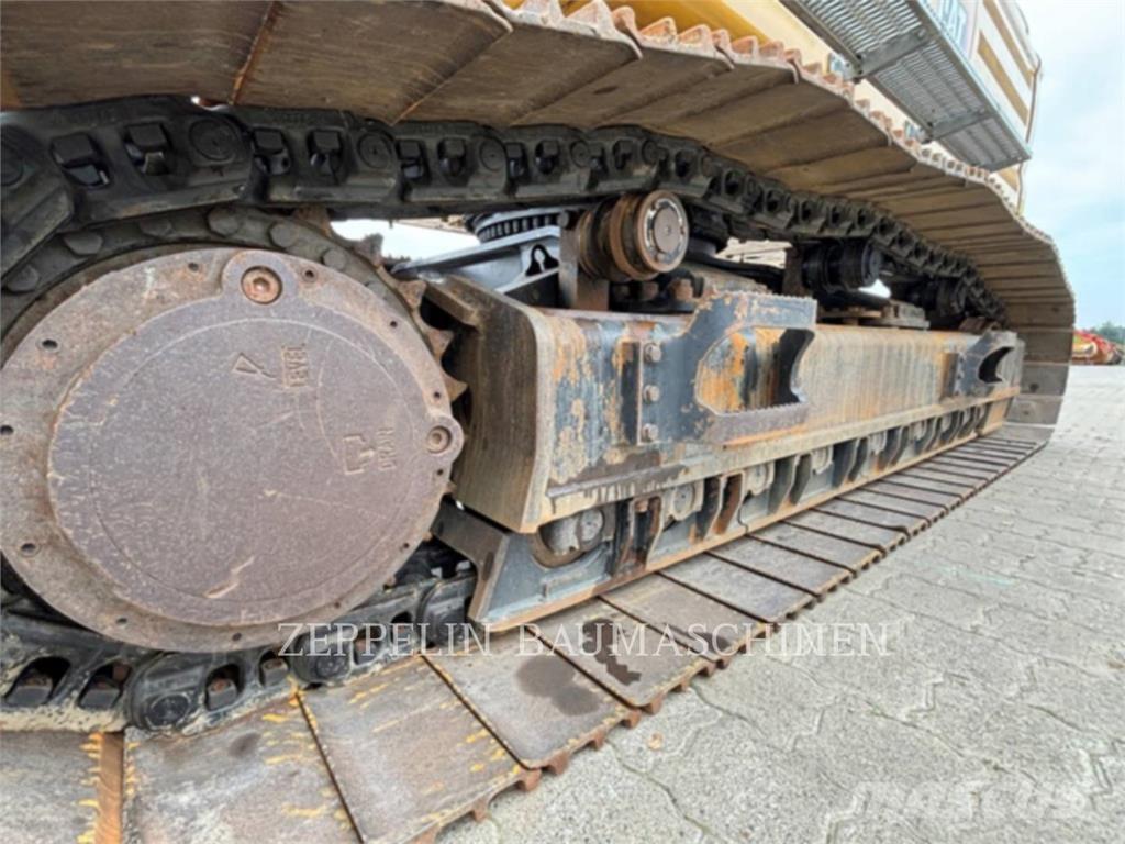 CAT 352-08 Crawler excavators