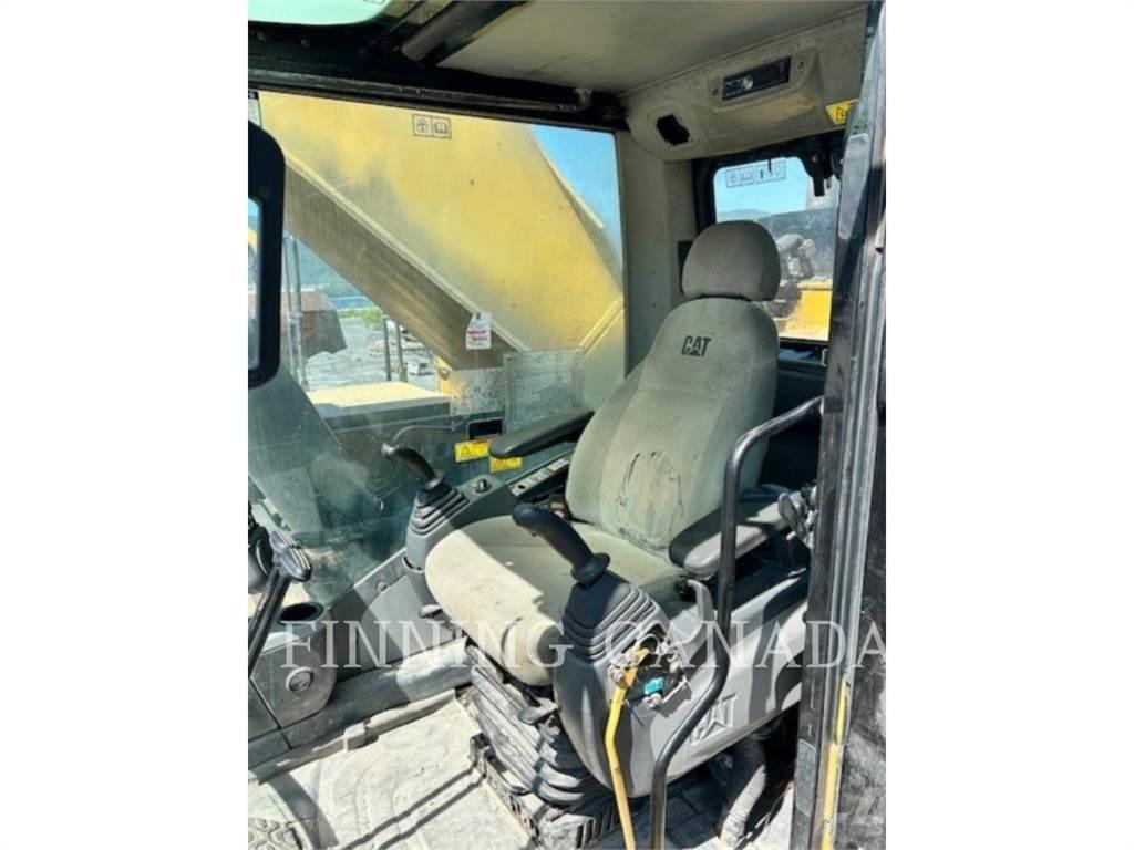 CAT 365C Crawler excavators