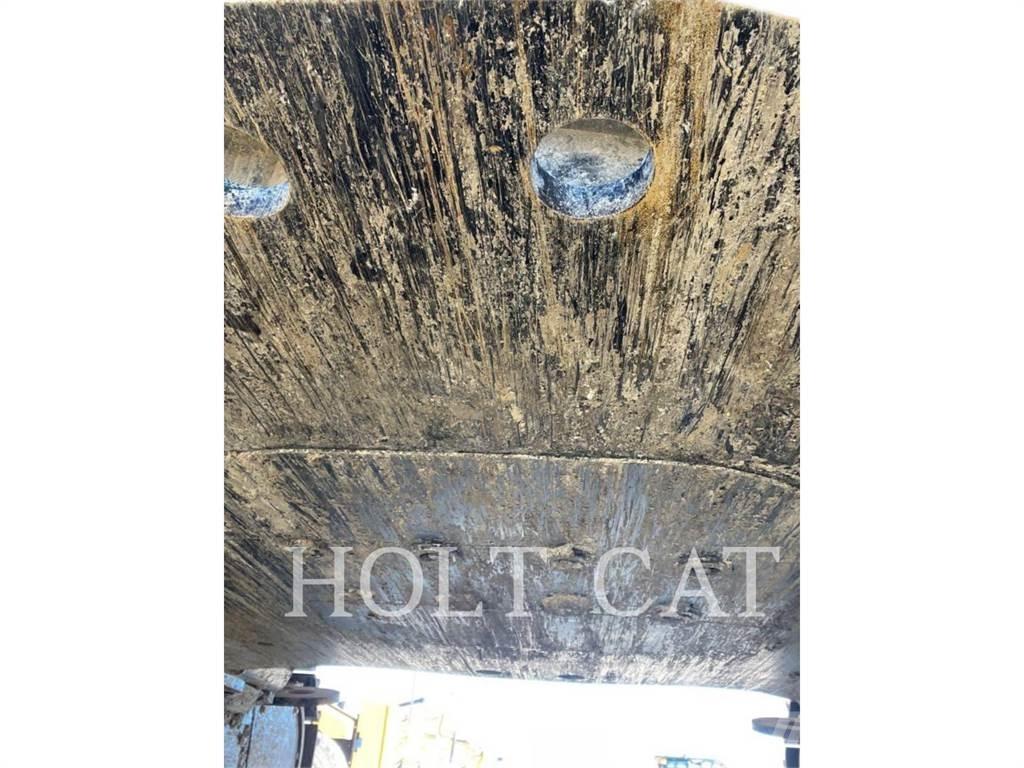 CAT 374 Crawler excavators