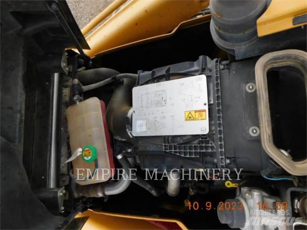 CAT 415F2 4EOP Backhoe