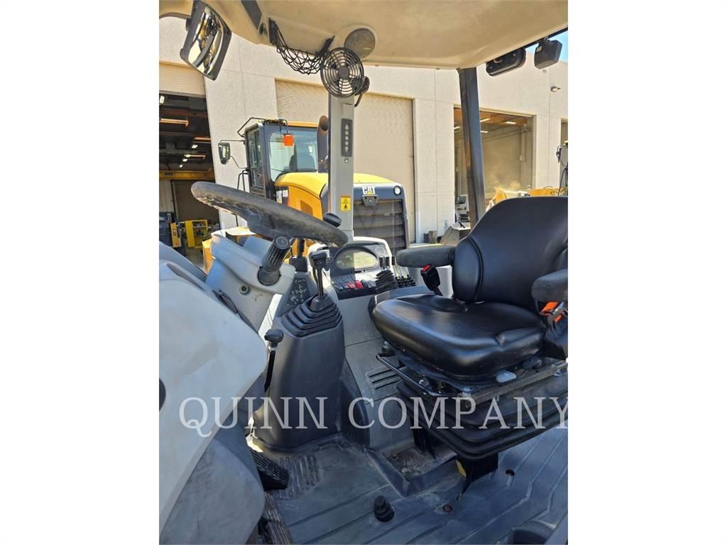 CAT 415F2 IL Backhoe