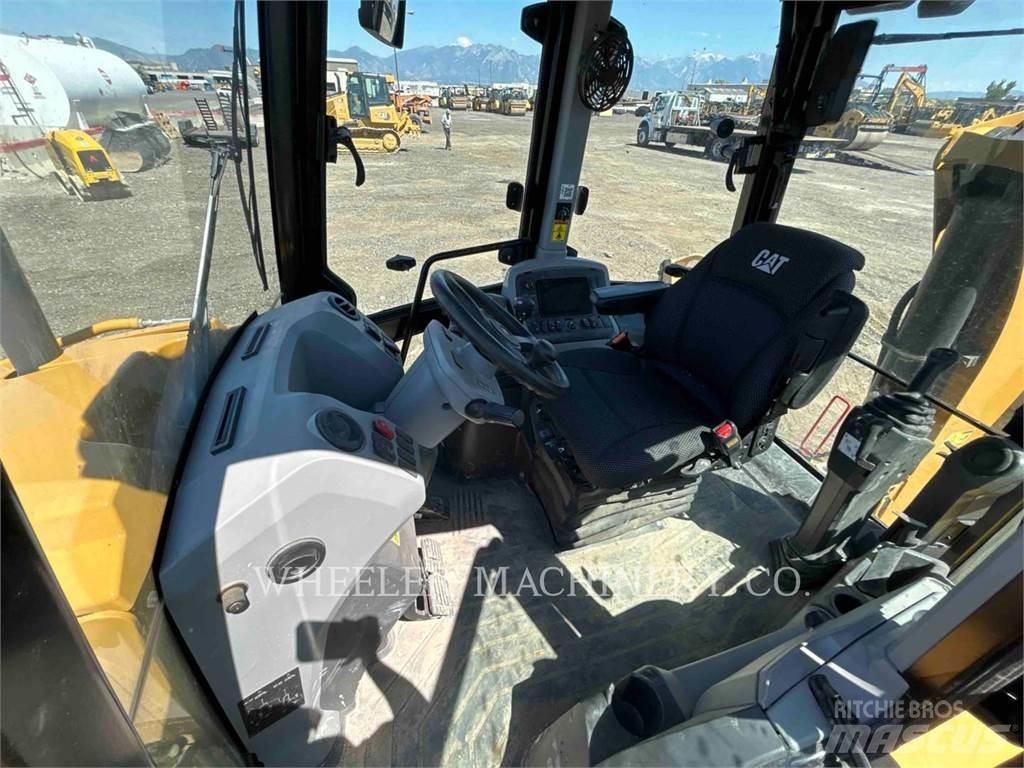 CAT 420 Backhoe