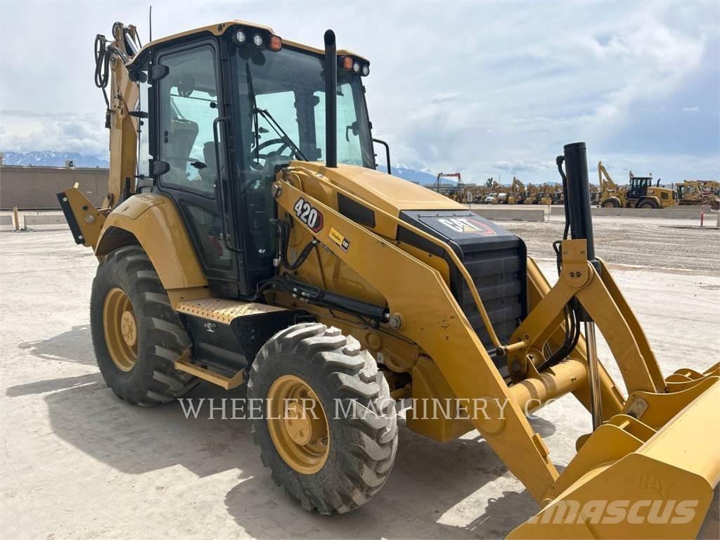 CAT 420 CF Backhoe