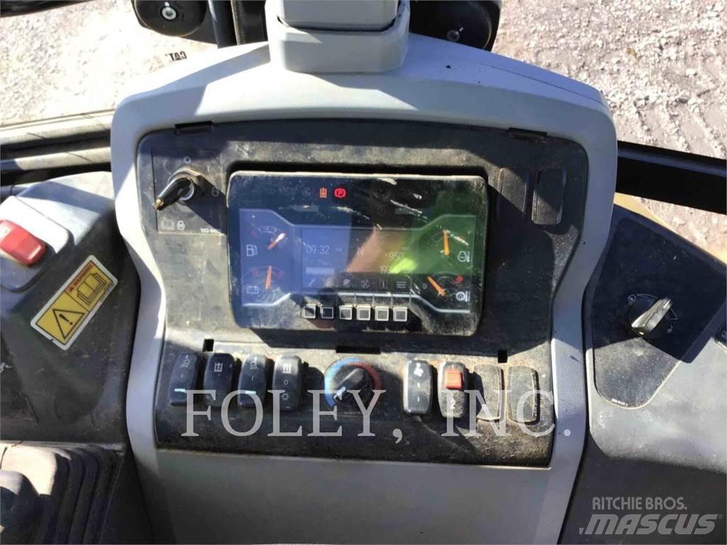 CAT 42007 Backhoe