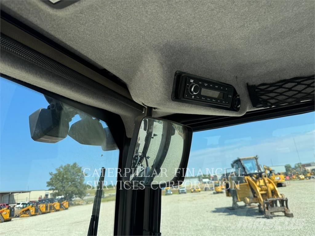 CAT 42007 Backhoe