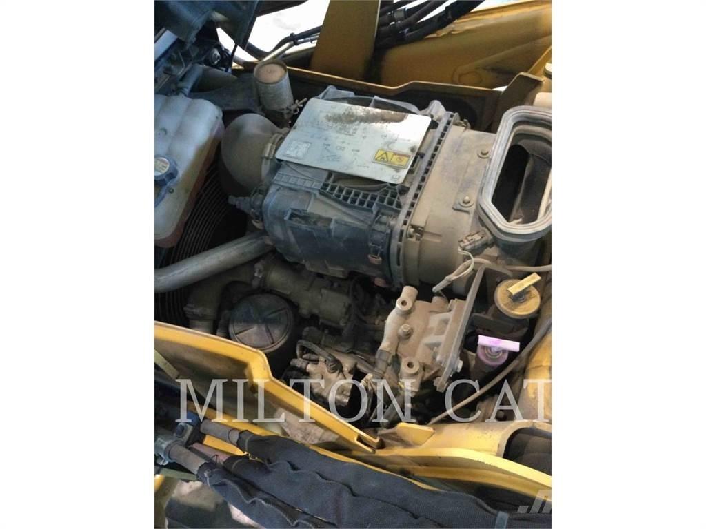 CAT 420F IT Backhoe