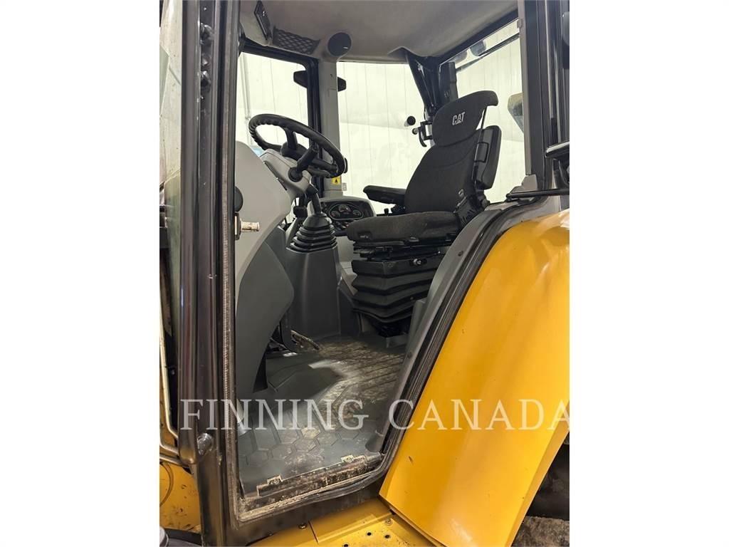 CAT 420F2 Backhoe