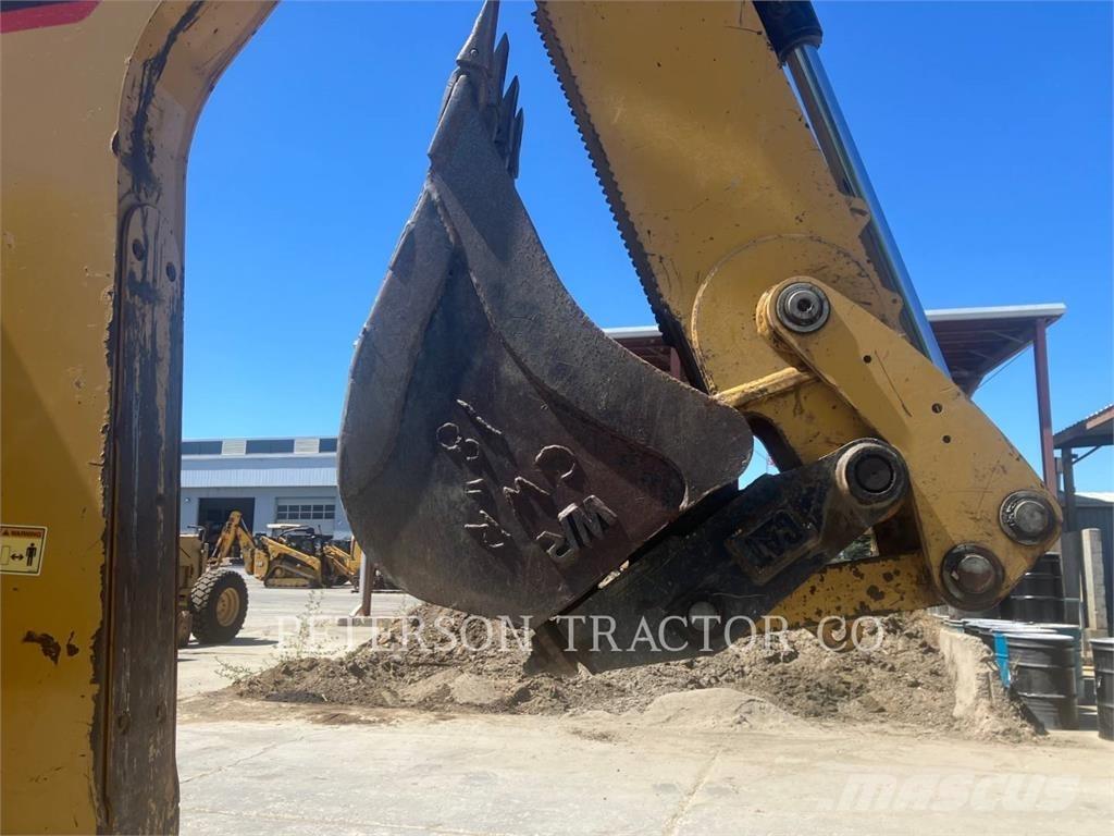 CAT 420F2 Backhoe
