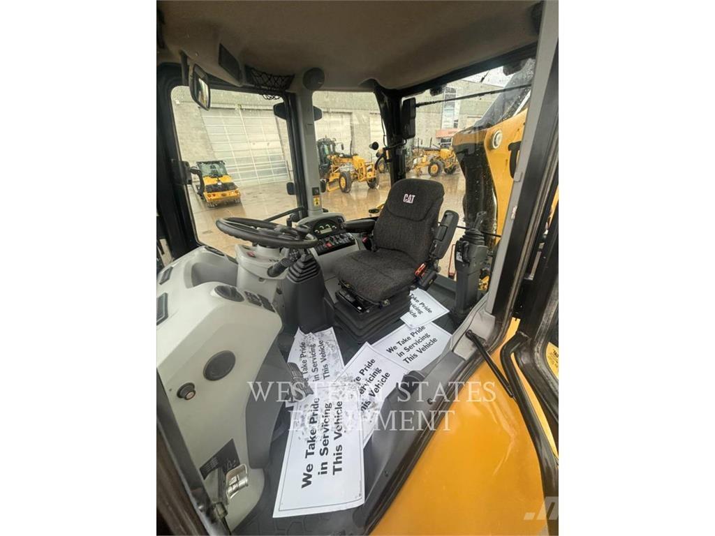 CAT 420F2 Backhoe
