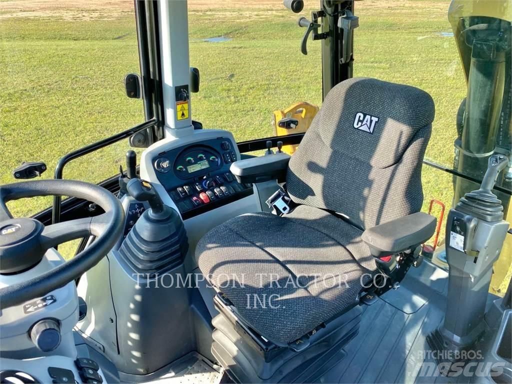 CAT 420F2 Backhoe
