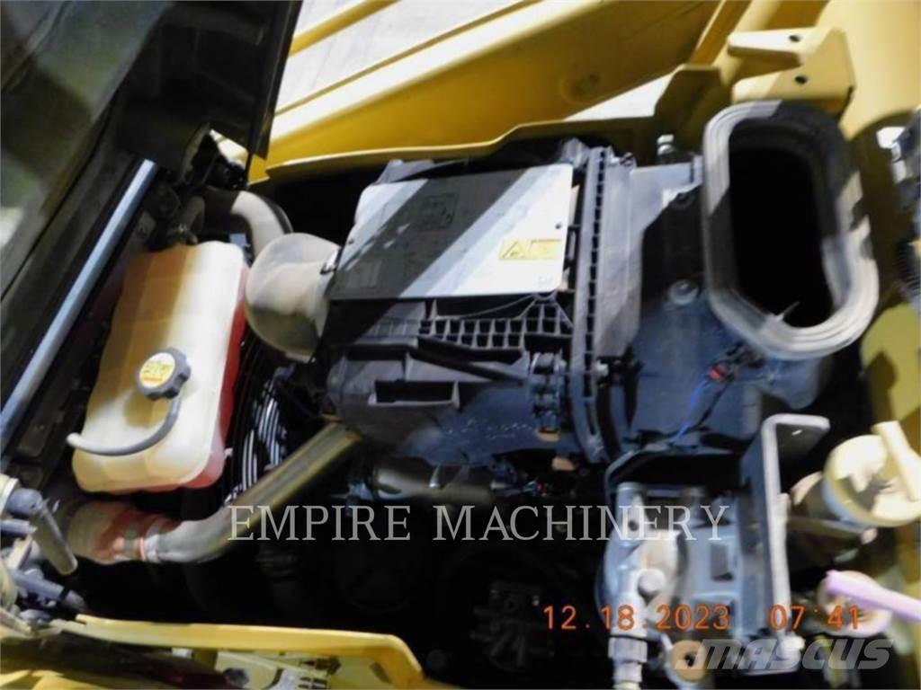 CAT 420F2 4EO Backhoe