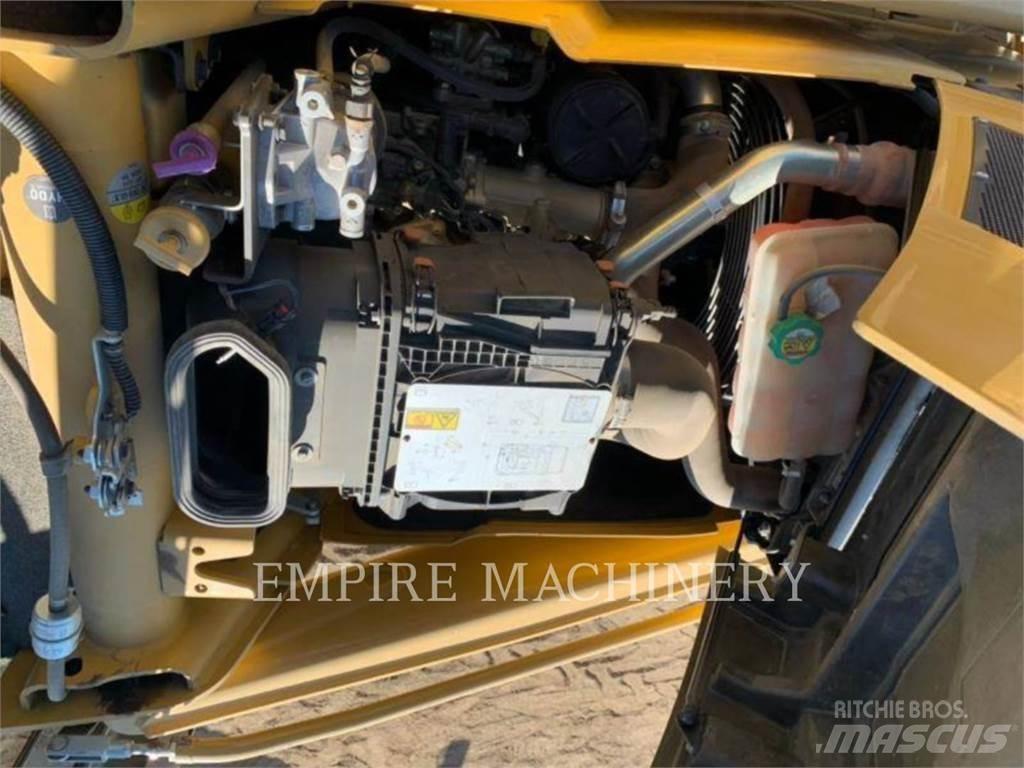 CAT 420F2 4EO Backhoe