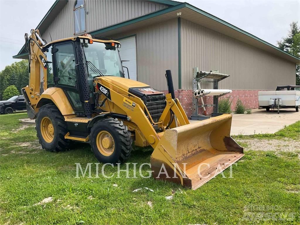 CAT 420F2 APR Backhoe