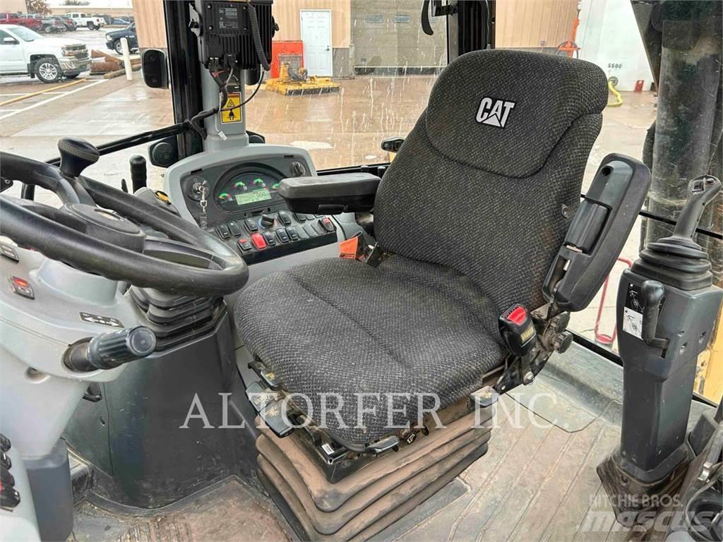 CAT 420F2IT Backhoe