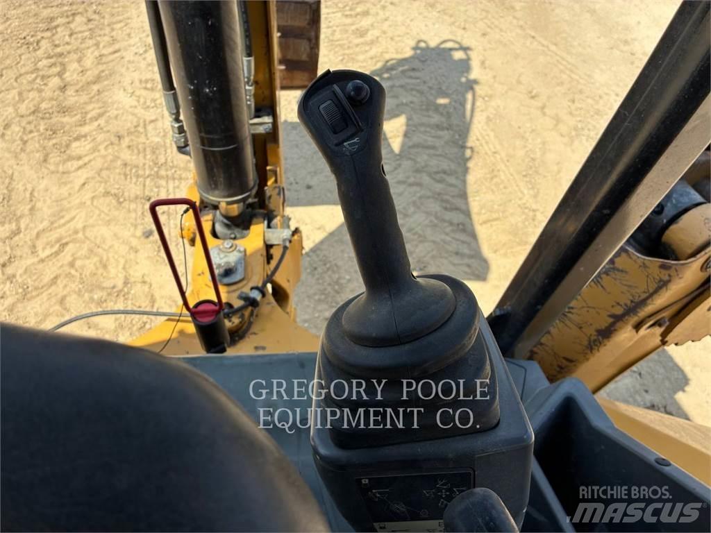 CAT 420F2IT Backhoe