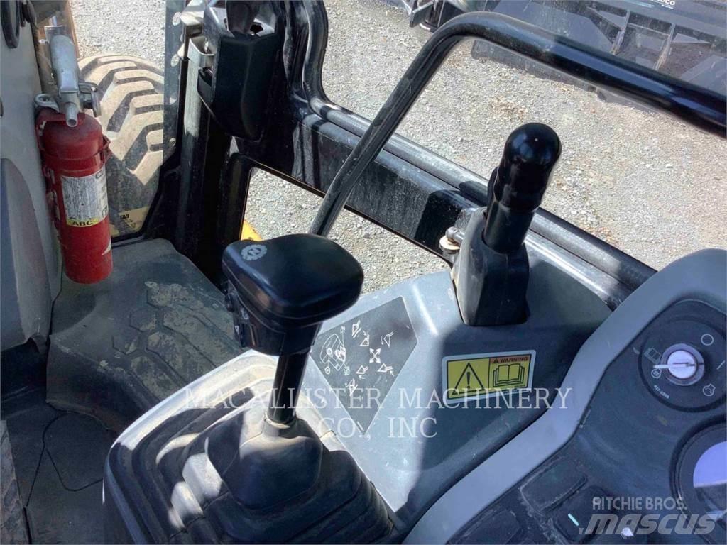 CAT 420F2ST Backhoe
