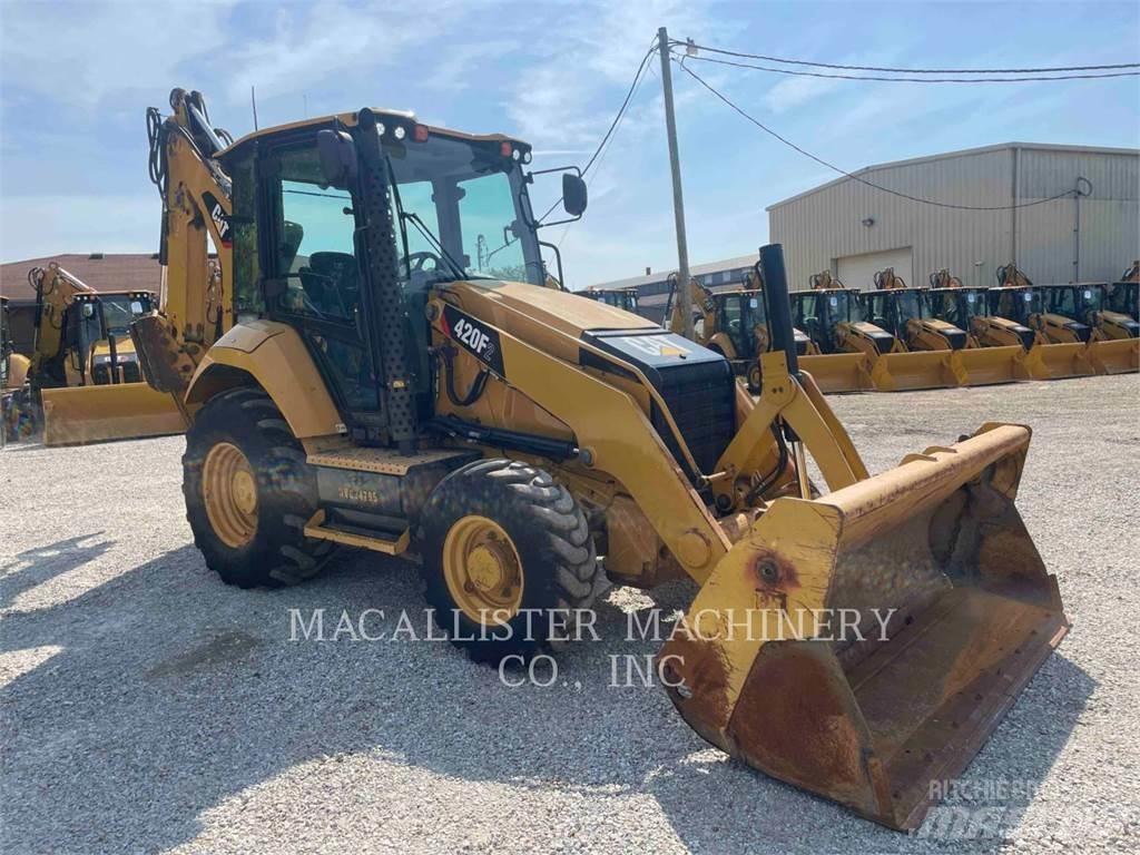 CAT 420F2ST Backhoe