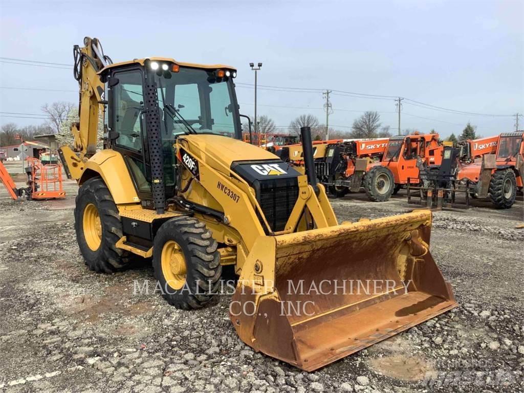 CAT 420F2ST Backhoe