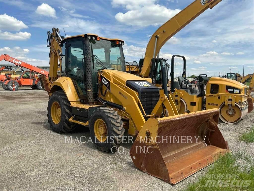 CAT 420F2ST Backhoe