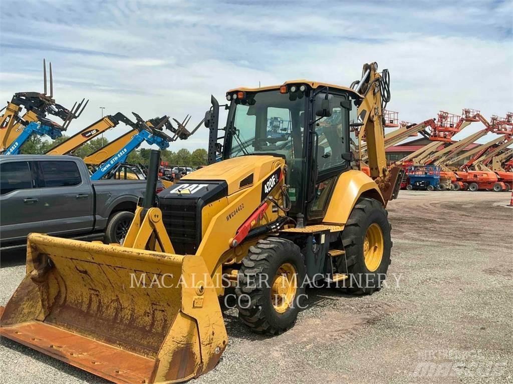 CAT 420F2ST Backhoe