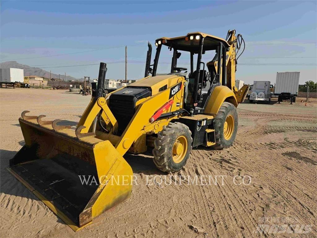 CAT 420F2ST Backhoe